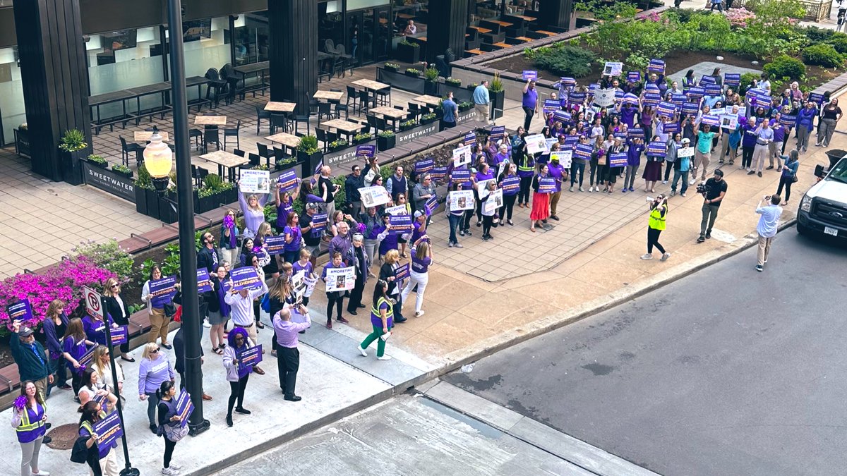 AlzILAdvocacy's tweet photo. THANK YOU to the advocates who rallied outside the CMS office in Chicago today! Together, our voices were heard as we demanded #AccessNOW and #MoreTime 📣💜 @ALZIMPACT @alzIllinois https://t.co/gJzh7sXVhR