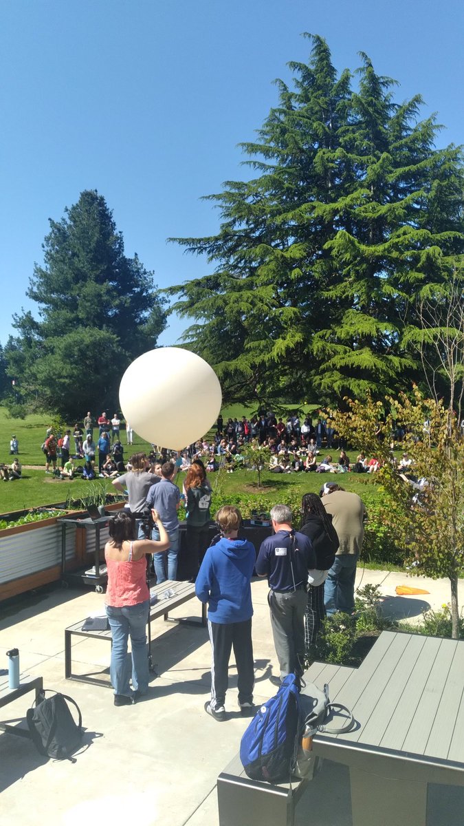 dmeadevps's tweet image. A lot of excitement this morning @iTechPrep Weather balloon launch 1.0. Hard work paying off for  Mr. Hurst and the students!