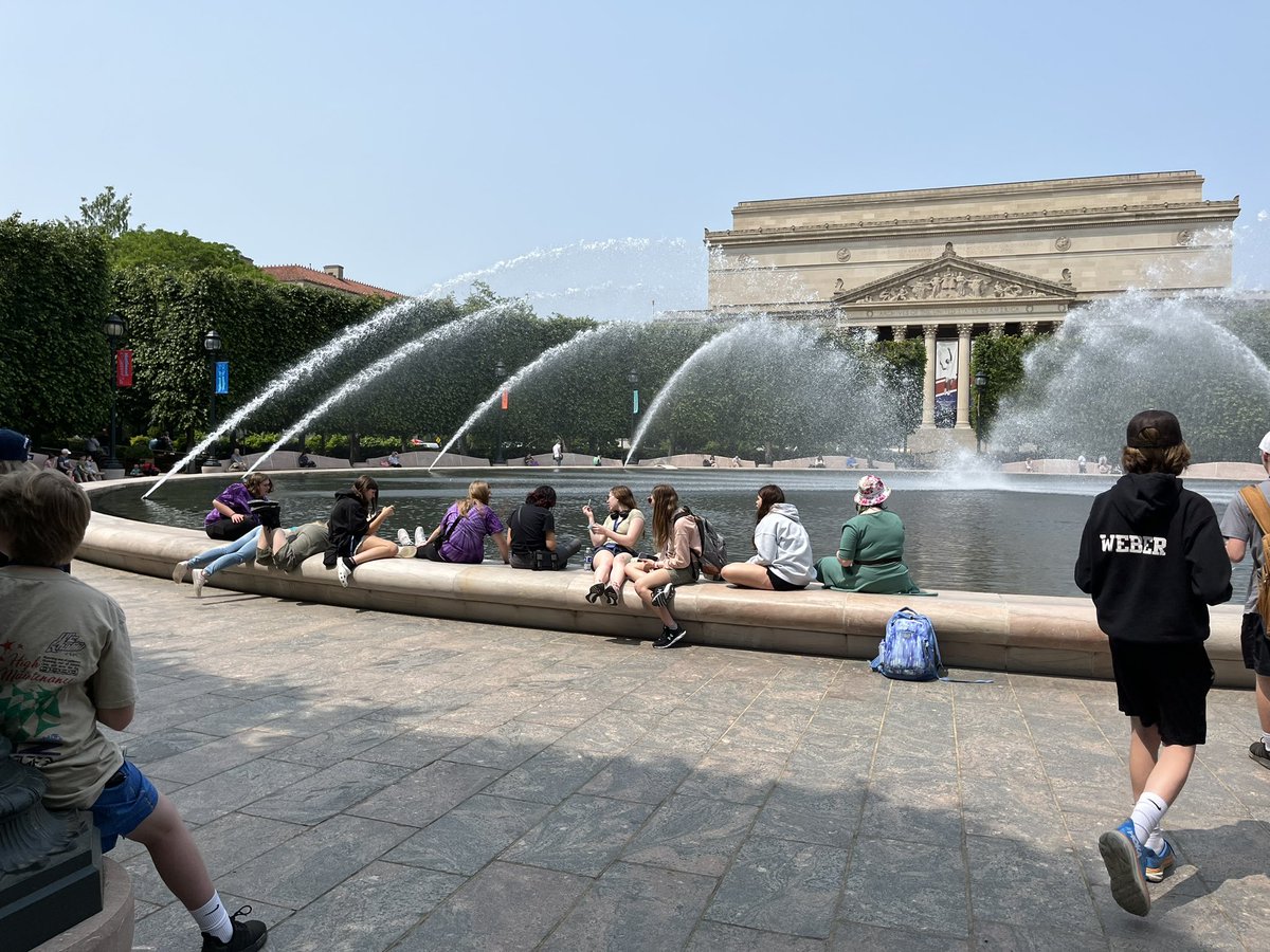 00000IE's tweet photo. @2023SMSDC Bus #3 sculpture garden https://t.co/uAPxIKJkwK