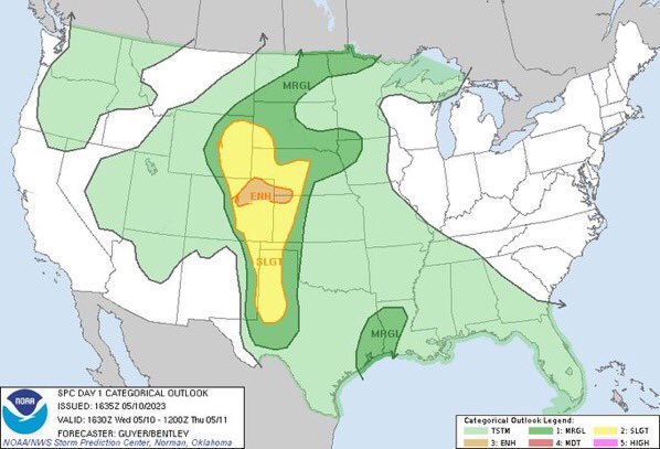 wheelieweather's tweet photo. Day 1 SPC outlook Enhanced Risk over Northeast #Colorado into portions of #Kansas and #Nebraska with a 10% tornado risk for #Sterling #FortMorgan 15%wind risk and 30% hatched hail risk. #Denver #Aurora #Thronton #Loveland #Cowx #Kswx #Nebwx #wxtwitter https://t.co/nimZbzznDk