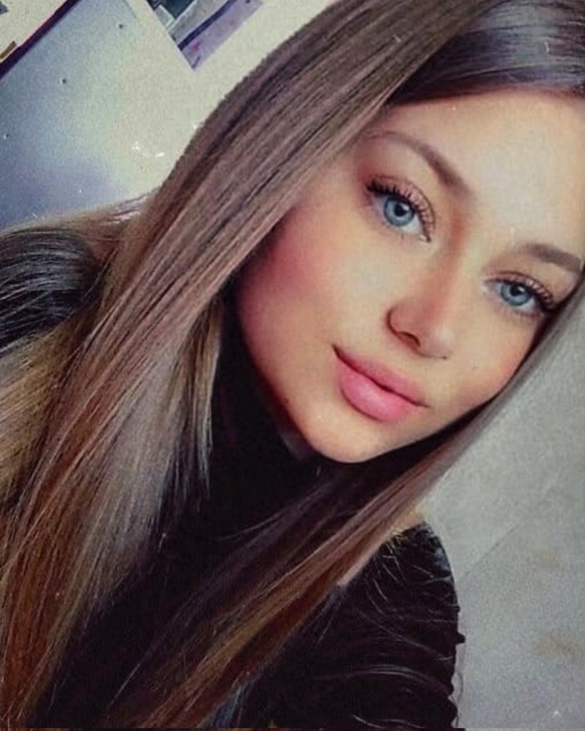Ovoj lepoj devojci treba nasa pomoc! U masakru u Mladenovcu amputiran joj je deo ruke te su za protezu potrebna sredstva.Ajde da pomognemo kao i uvek. Racun je u tekstu!!!🙏🙏🙏🙏 viber.com/invite/2a21c09…