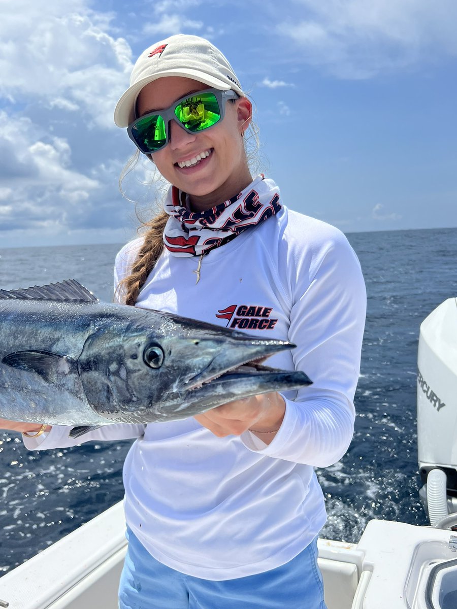 They’re biting 🦓 #wahoo #zebra #galeforcetwins #galeforce