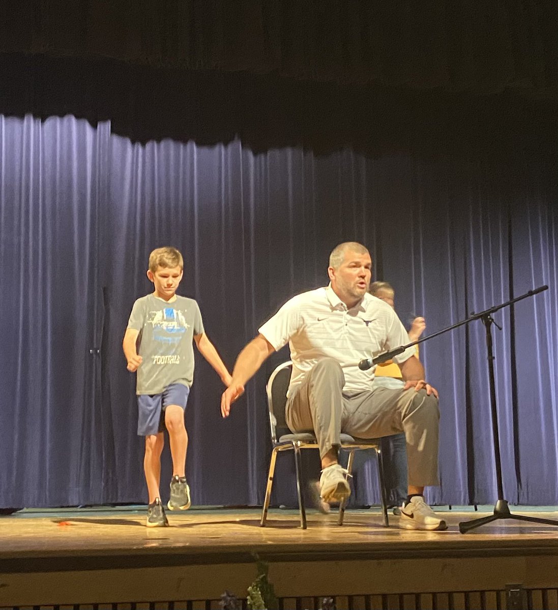 What an awesome time  judging the MAV talent show today!  SO many great acts!  Loved it! 

<a href="/ACSheriff_101/">Sheriff Russell Barker</a> <a href="/ACSchoolsTN/">Anderson County Schools TN</a> @BenDownsACMAVS <a href="/TimTparrott/">Dr. Tim Parrott</a>