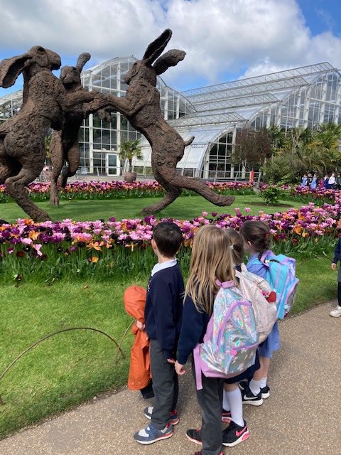 HTPDSchool's tweet photo. Year 1 had a wonderful day in the spring sunshine at Wisley Gardens! #zestforlearning https://t.co/lZft2ri68i