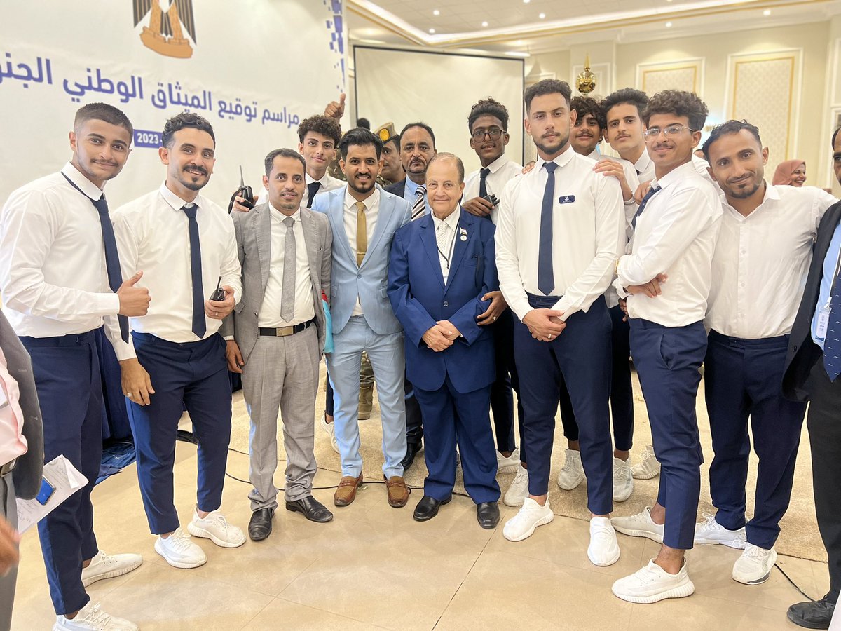 شكراً على ثقة القيادة بان نكون جزءً من الجنود التي تعمل خلف الكواليس بجهود جباره متواصل لتنظيم الأمور البروتوكولية واللوجستية والفنية الامنية والتنسيقية لإظهار هذا الحدث بأفضل صوره ممكنه وبافضل ترتيب وبمعايير عالية 
شكراً <a href="/AlGhiithi/">محمد الغيثي | Al Ghaithi</a> @mokhtaralomar <a href="/ZdLnDHHOEyekRju/">اوسان فضل العنشلي</a> والرفيق بسام