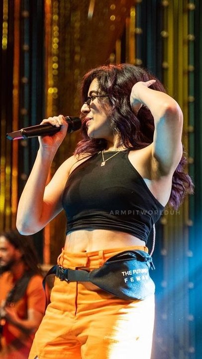 #JonitaGandhi 🥵

#Anirudh #ArmpitWorlduh #AnirudhConcert #Jonita