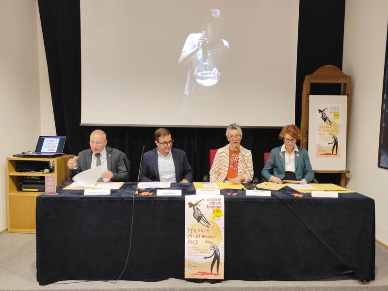 UDF Kids: l'Umbria Danza formato bambini - A Perugia lo spettacolo dal vivo incontra la didattica

#tesoridellumbria #udfkids #umbriadanza #perugia
 lyn-x.com/shorturl/f7s8i…