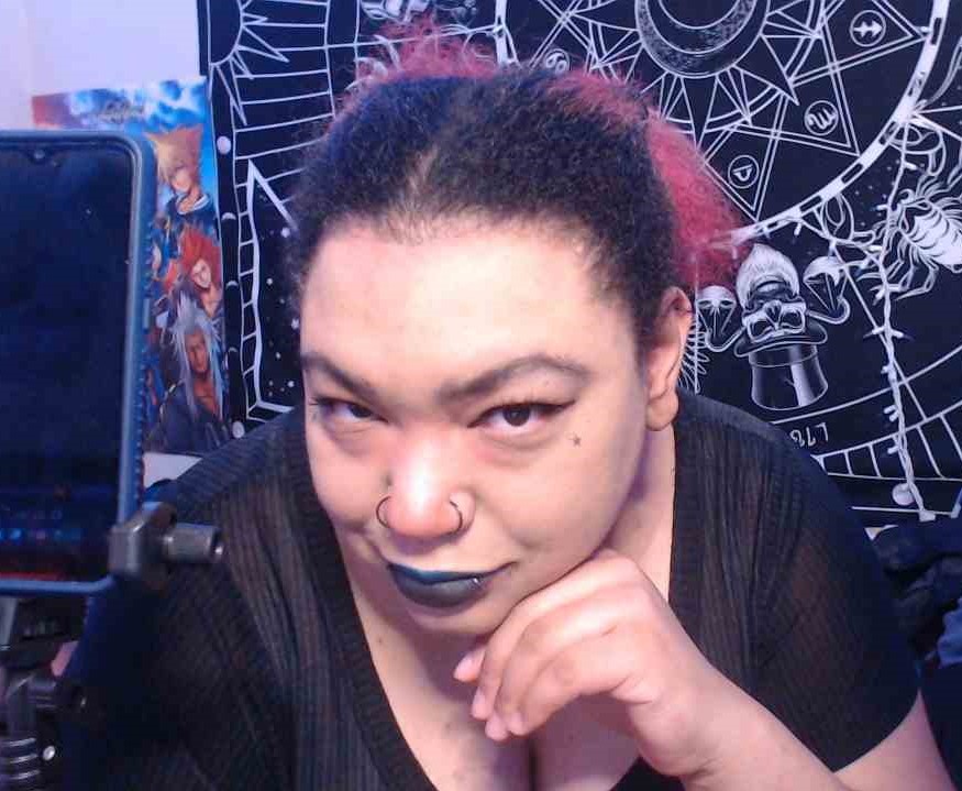 MistressOctavi2's tweet photo. About to make some 🌶 content. 
- https://t.co/KV2Yez0EIx
-
-
#gothgirl #gothicgirl #ContentCreator #streamergirl #nsfwaccount #spicycontent #MixedRace https://t.co/twMnBivbtt