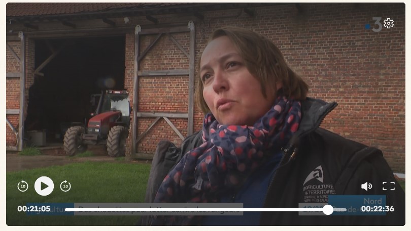 chambagri_hdf's tweet photo. #Chouette, le reportage @F3nord a été diffusé: ▶️https://t.co/tcAhs6yie4 suite à la visite de la ferme Henneron à #Steenwerck hier. 
Contact: sophie.grassien@npdc.chambagri.fr
📷 reportage 19/20 - 10 mai 2023, à partir de 00.19.11
📷 https://t.co/tcAhs6yie4 https://t.co/lWcjThHCZx