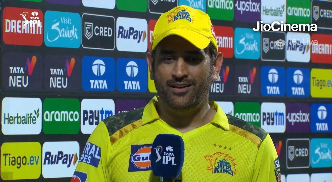 MS Dhoni said 'This is my job, come & hit a few sixes without running much (smiles)' #CSKvDC #jadeja