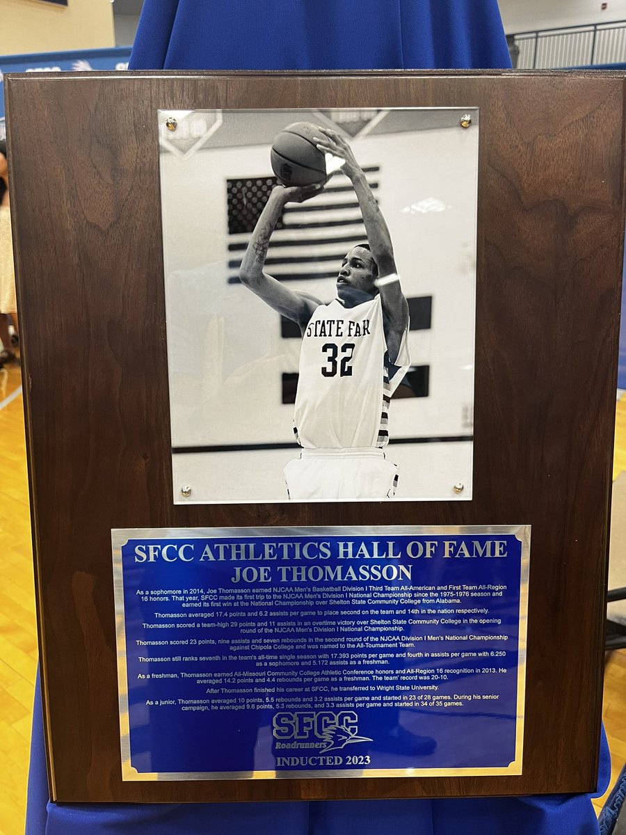 StateFairMBB's tweet image. It was a great night at our sports banquet and Hall of Fame ceremony! Former Coach, Kevin “KT” Thomas, came back to speak about the two inductees - Kevin Punter and Joe Thommasson - who are BOTH still playing overseas! 

#WeAreStateFair || #HallofFame
