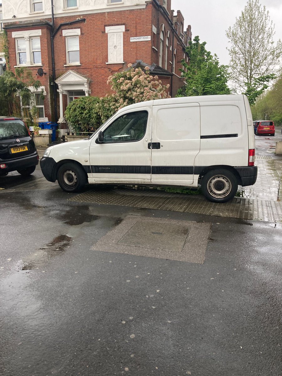 Dulwich Roads on Twitter "White van driver parks on the tactile paving