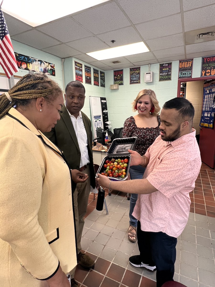 JFK Jr. School-721Q 🦅 tweet media