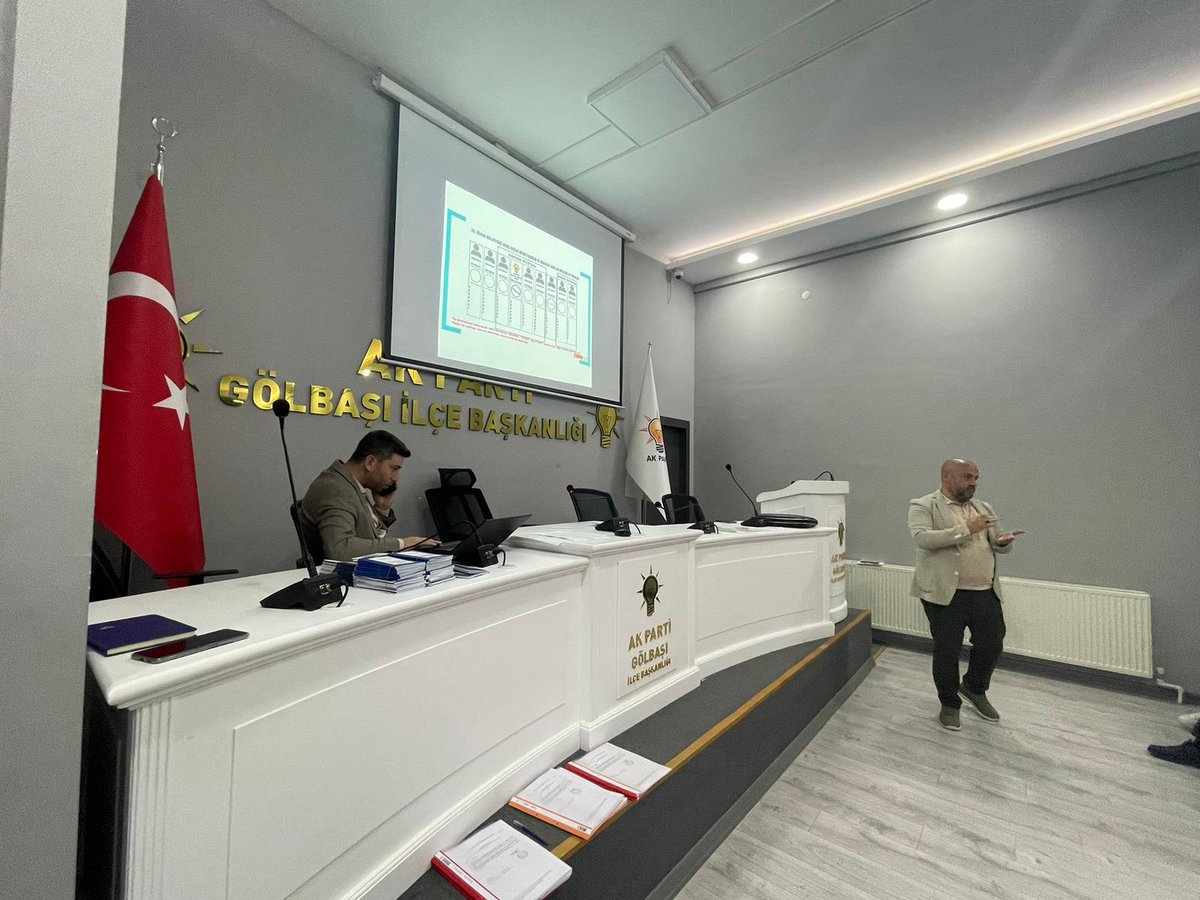avfatih06's tweet photo. 📍AK PARTİ GÖLBAŞI İLÇE BAŞKANLIĞI 
✅İlçe Başkanlığımız’da  seçimde görev alacak sandık kurulu üyelerimiz,müşahitlerimiz ile birlikte sandık eğitimi toplantımızı gerçekleştirdik.
@hakanhanozcan @AkpartiAnkara
@Slmakcyln @06akgolbasi https://t.co/3pb7Nuu0wC