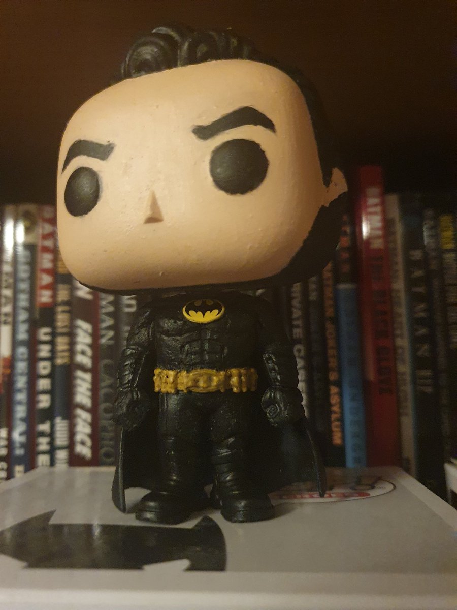 Batman_DCC27's tweet photo. Customised the recent Unmasked Batman funko from The Flash into Batman Returns damaged cowl Batman. 4th attempted custom. #batman #theflash #michaelkeaton #batmanreturns #custom #dc #greenlantern #jessicacruz #ironman #tonystark #meninblack #agentk #joshbrolin https://t.co/IjUCqQsM2G