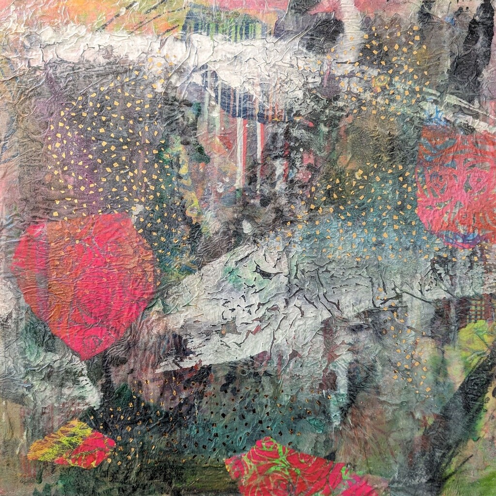 I want to put another layer of pink drips on too, but might play with this over tissue paper rather than onto the paintings. I have a bunch of furniture not making itself too.⁣
⁣
#workinprogress #artteacherlife #paintingprocess #acrylicabstract #experimentation