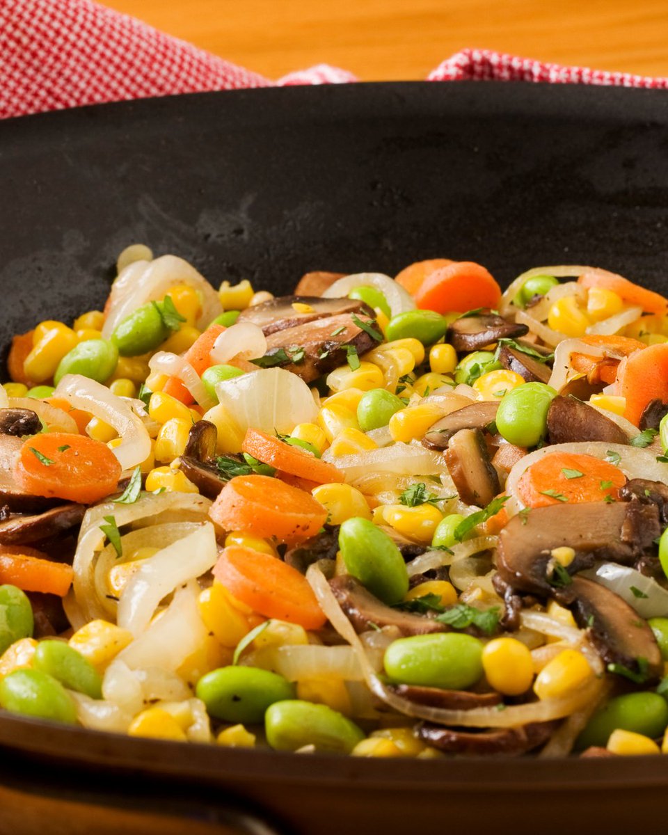 Join Michael Zimmerman on a trip down South to enjoy some good old American southern comfort treats! Learn to make a delicious Succotash, sticky BBQ and even a banana cream pie. May 19th, sign up on our webiste. Draegerscookingschool.com bit.ly/3BcBJie