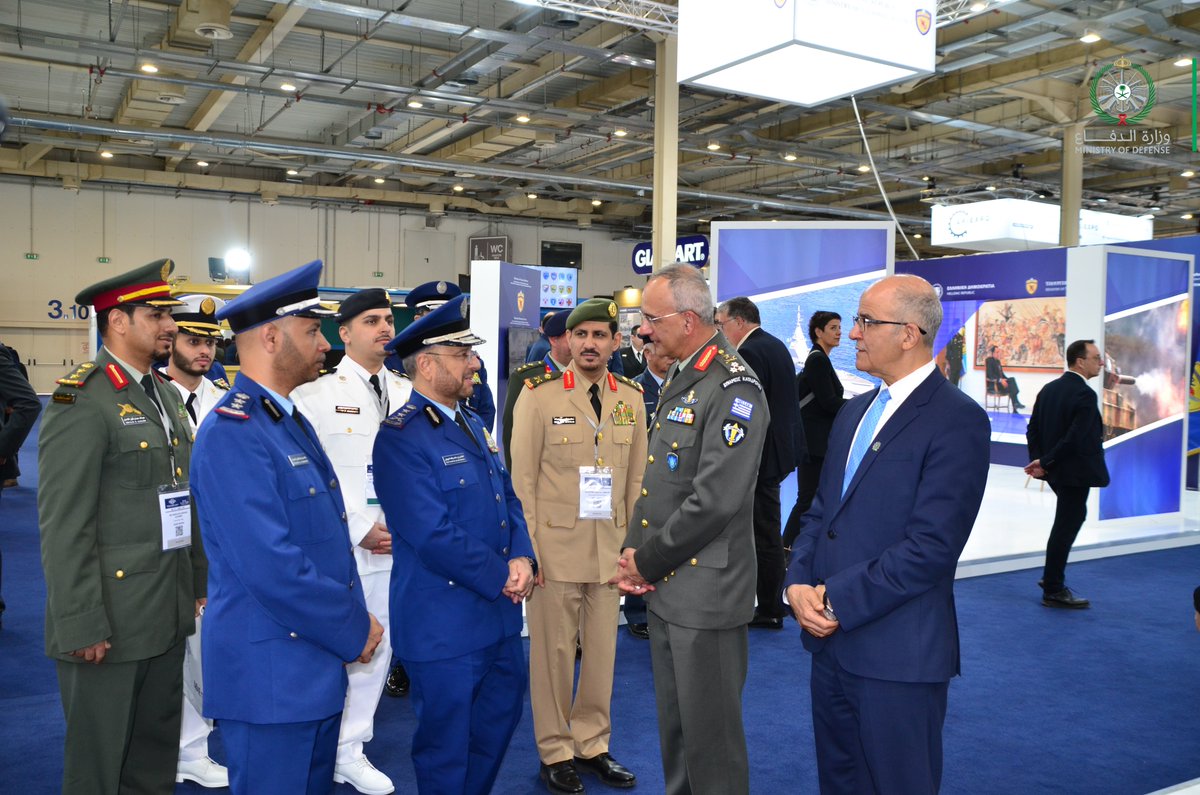 modgovksa's tweet photo. معالي رئيس هيئة الأركان العامة الفريق الأول الركن فياض الرويلي، يرأس وفد #وزارة_الدفاع المشارك في المعرض الدولي للدفاع والأمن «DEFEA» في العاصمة اليونانية أثينا. https://t.co/hucuvPGXKz