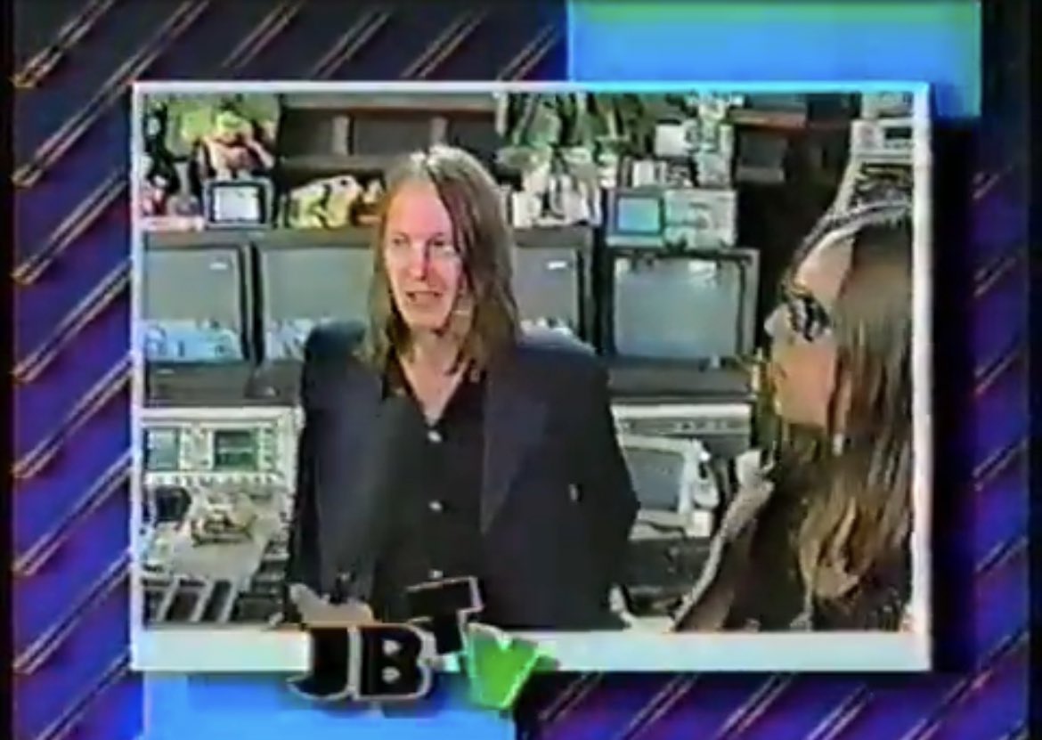 UrgeOverkill's tweet photo. Continuing the celebration of #Saturation30th 🎉Check out this live performance of ‘Tequila Sundae’ @MetroChicago for our @93XRT ‘Saturation’ album release 🎶

🎥 Broadcast &amp; recorded by our friends @JBTV 06-10-1993 https://t.co/bq9rMjkZlo