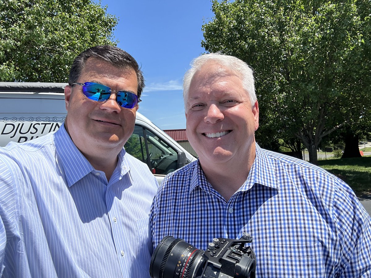 MikeSolarte's tweet photo. While I am at it…ran into my buddy @kconnollyfox8 on Tuesday. A couple of TV sports war horses right here. #respect #NCOGs https://t.co/jy7lEmokCm