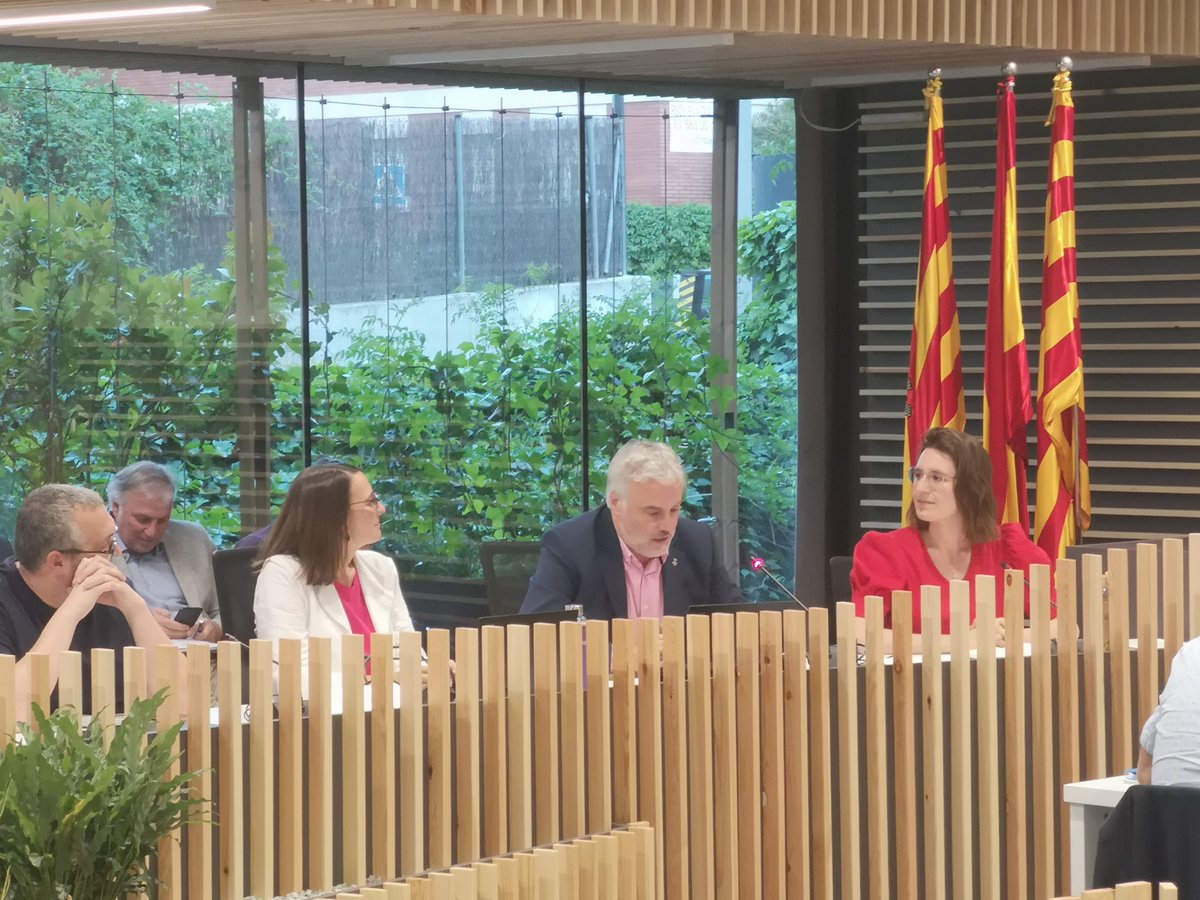 El #plestc ordinari del mes de maig tanca el mandat 2019-2023 a l'Ajuntament de #Santcugat

👉En aquest plenari s'han acomiadat els regidors Munia Fernández-Jordán, Sergio Blázquez, Sandra Casat, Joan Puigdomènech, Carmela Fortuny, Lourdes Llorente, Francesc Carol i Alba Gordó