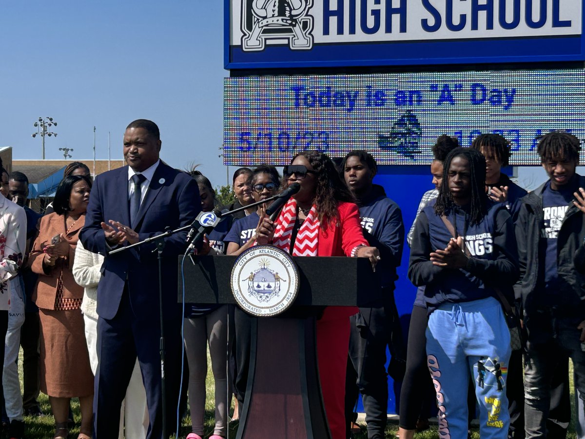 AtlanticCityGov's tweet photo. 🚨‼ APPLY NOW ‼🚨

Mayor @marty_small has announced the details of the historic “Mayor Marty Small, Sr. Scholarship” that will initially be awarded to 100 Atlantic City residents.

Read more on the scholarship, who is eligible and how to apply here 👉 https://t.co/Qh7xuCA5bk https://t.co/oubhvPjOWe