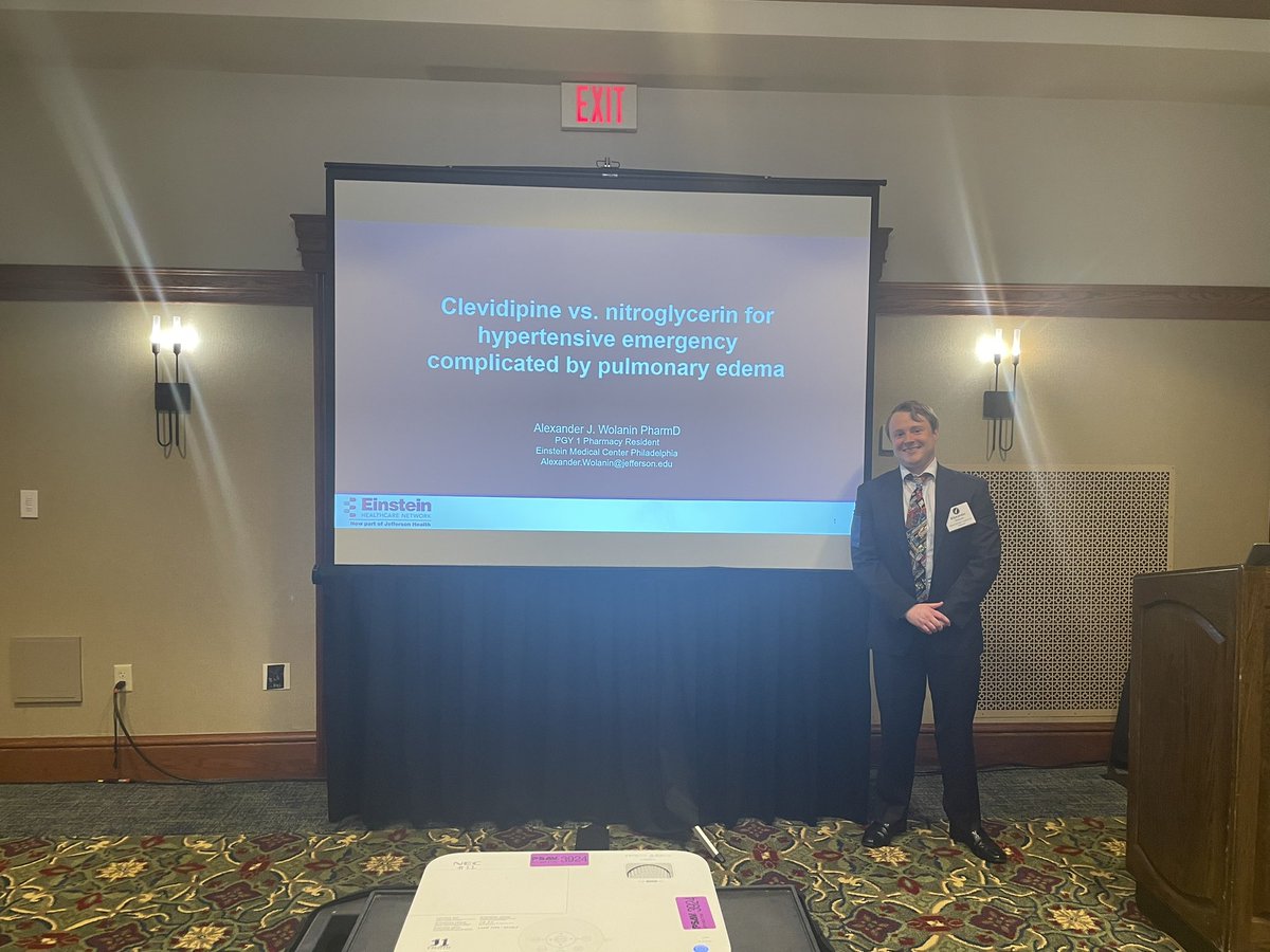 Our residents did a great job presenting their research projects at Eastern States! 💊💊