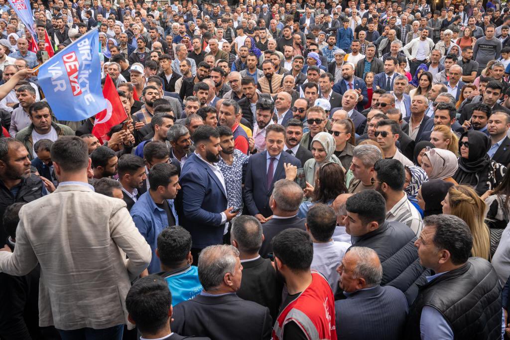 alibabacan's tweet photo. Şanlıurfa Siverek’teydik.

Muhteşem bir coşku ve heyecan ile vatandaşlarımızla birlikteydik. 

Bizlere eşlik ederek meydana sığmayan herkese teşekkür ediyorum. https://t.co/sBrlwgwQ8W