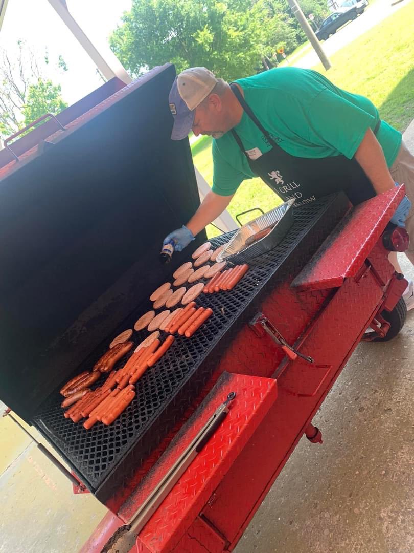 RBWTinyTigers's tweet image. When you have a retired AP that’s also an amazing grill master you get an awesome staff appreciation lunch. Thank you @BruceBossuot for keeping us fed and happy!  #BBsQandProvisions