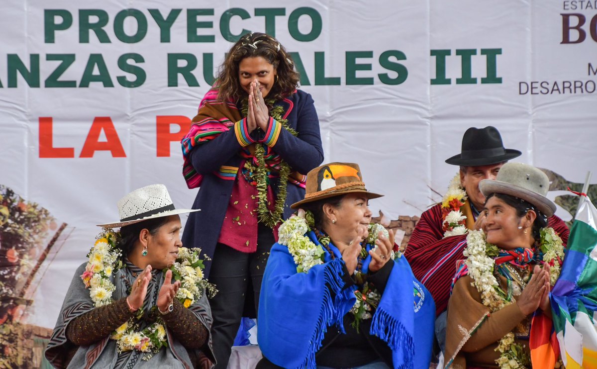 ijohn_abraham's tweet photo. Honrada de participar en el lanzamiento del Proyecto de Alianzas Rurales #PAR que el @BancoMundialLAC apoya hace 17 años en #Bolivia. Es gratificante saber cómo transforma la vida de miles de productores rurales. El PAR III se enfoca en las #Mujeres y la #SeguridadAlimentaria https://t.co/BtPWmBIknr