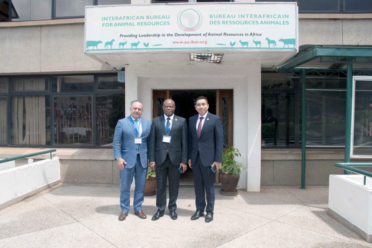 .@au_ibar & the COAG Sub-Committee on Livestock met today in a hybrid meeting organised by AU-IBAR & #FAO. They discussed potential areas of work & methods to further deepen their partnership.

#LivestockDevelopment
#PartnershipsForDevelopment
#TheAfricaWeWant
#SDGs