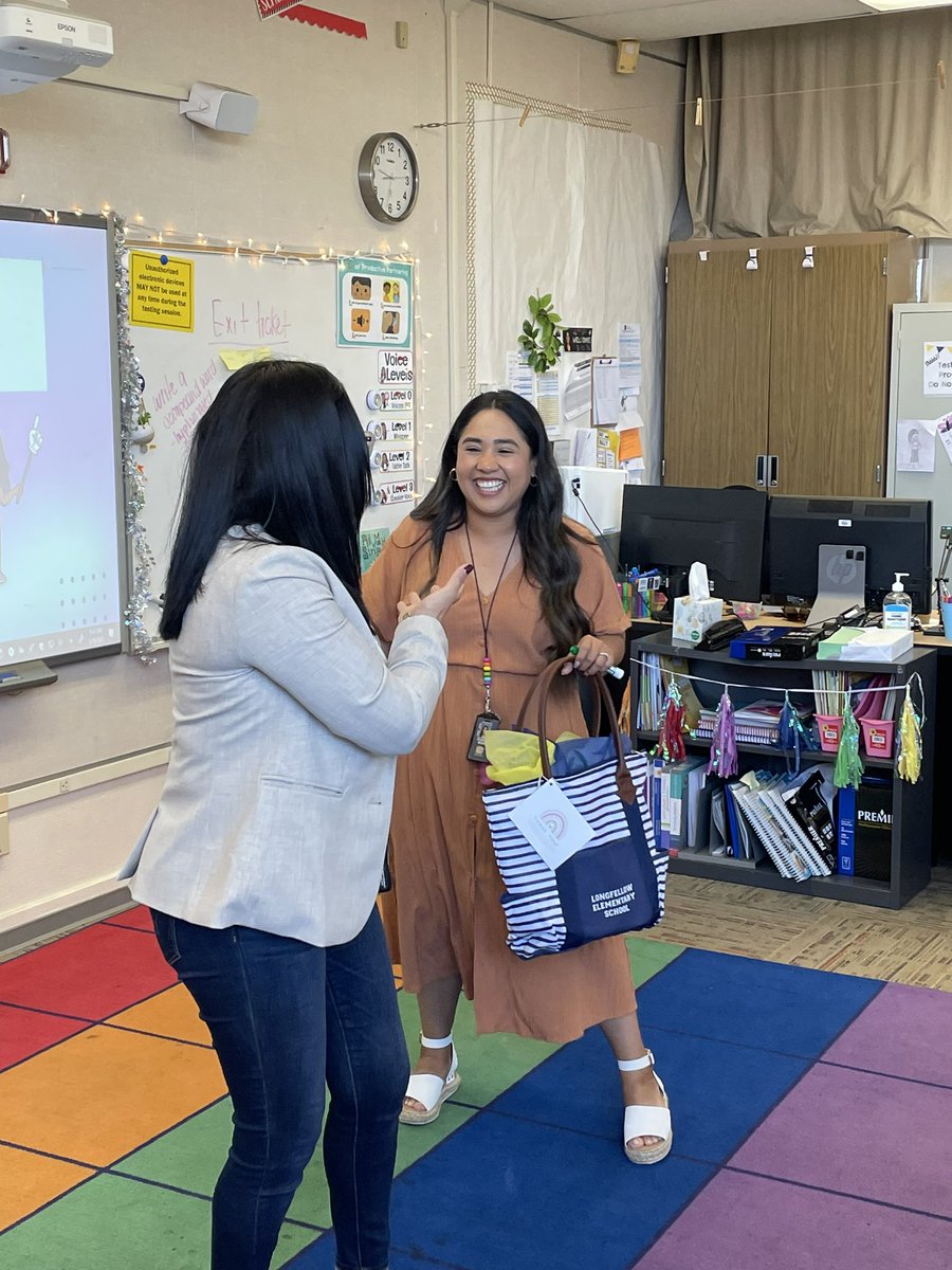 DamianVlsqz13's tweet photo. Happy Day Of The Teacher to our wonderful Longfellow Teachers!
We π and appreciate all the work that they do for our students and families.
#TeamBCSD #TeamLongfellow https://t.co/L2806SXjXP