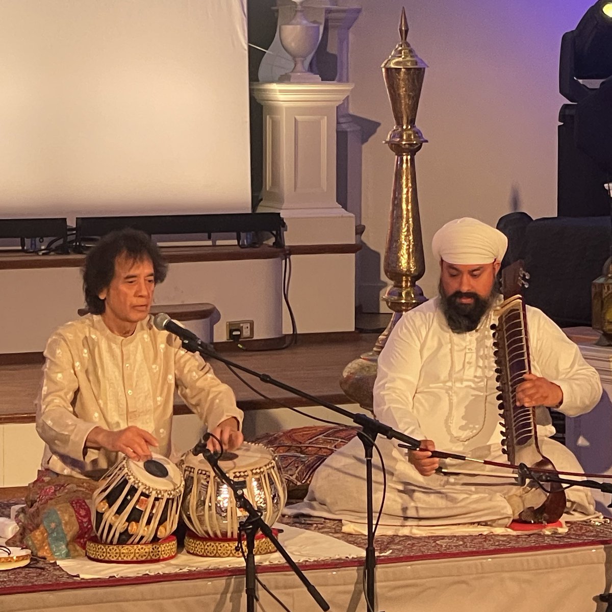 Feeling elated to meet Ustad Zakir Hussain, the maestro musician at Oxford. Thankyou @ZakirHtabla, it was a dream come true to see you! Congrats for receiving the Kyoto Prize.☺️❤️

Thanks to @KyotoPrizeOx @KyotoPrize @BlavatnikSchool for this incredible event!  
@_anjaliarora