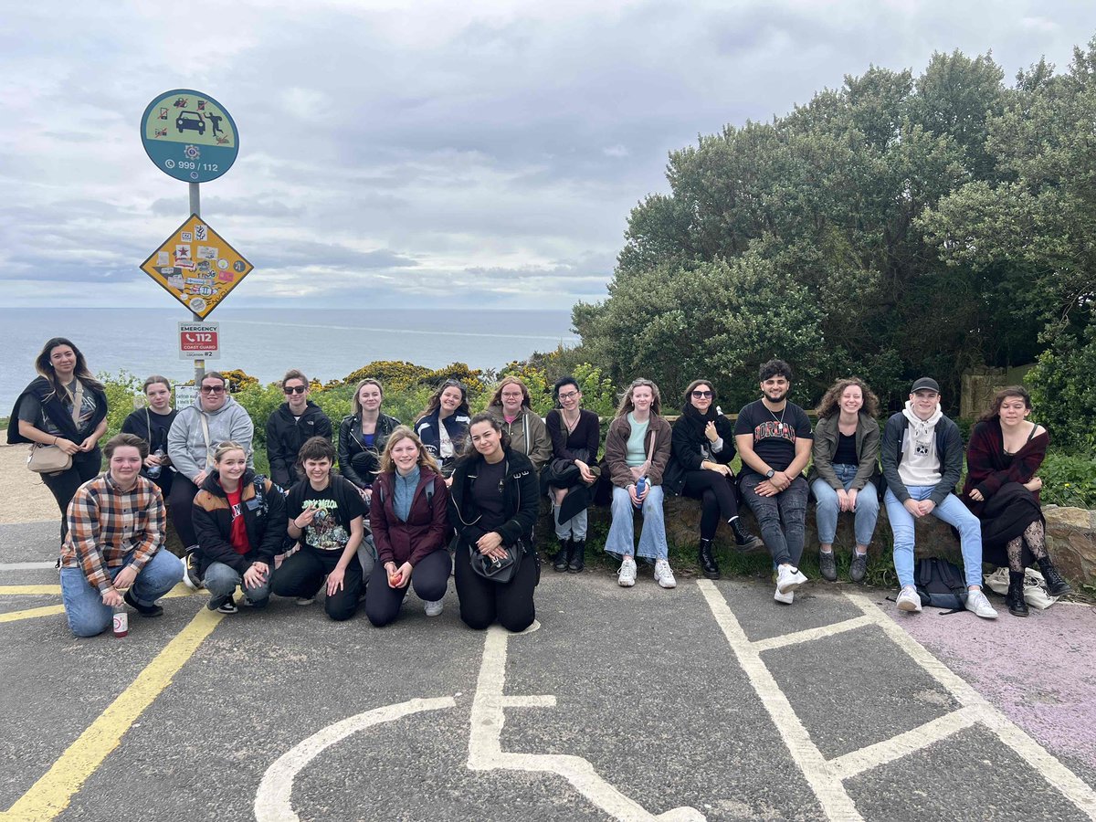 Netherlands 🇳🇱 students over in Ireland for some Cultural Experiences of the Emerald Isle #howth #dublin #ireland #dublincoasttrail #hiddenhowth @LoveFingalDub @VisitDublin @VisitHowth_