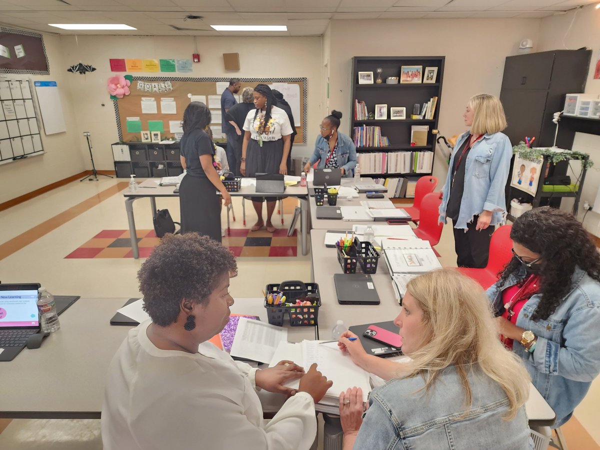 RVariest's tweet image. EOY cluster at Robinson Elementary focused on bridging the school year and summer learning to continue growing students. @NIETteach @TheresaHamiton @intrepid898