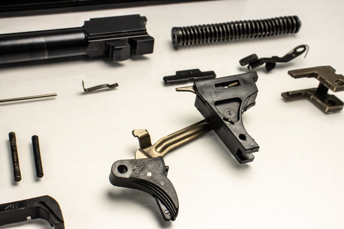 CenterfireSys's tweet photo. Upgrade your Glock 23 Gen 3 with a parts kit 💥🪖 Several kits in various conditions are ready for a new build!
#glock #glock23 #limited #40cal #edc #carry #parts #partskit #austria #centerfiresystems #g23 https://t.co/FO9HeU4QW5