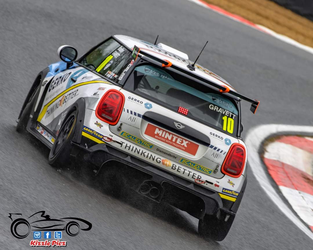 A few photos of @BradleyGravett at @Brands_Hatch in the @MINIChallengeUK #motorsportphotography #racingphotography