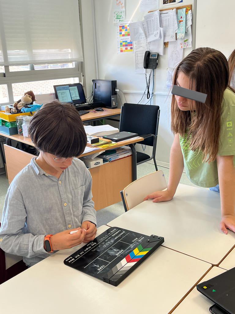CEIPSOPPA's tweet photo. Muchas actividades para un solo día…

✅ Sexto de Primaria están inmersos en el rodaje de una película con ayuda de profes, voluntarios y madres 🎬

✅ Exposición del Concurso de Bookface #DiaMundialdelLibro 📚

✅ Actuación del Coro Escolar en el Mira Teatro @ayto_pozuelo https://t.co/YT1fekeiid