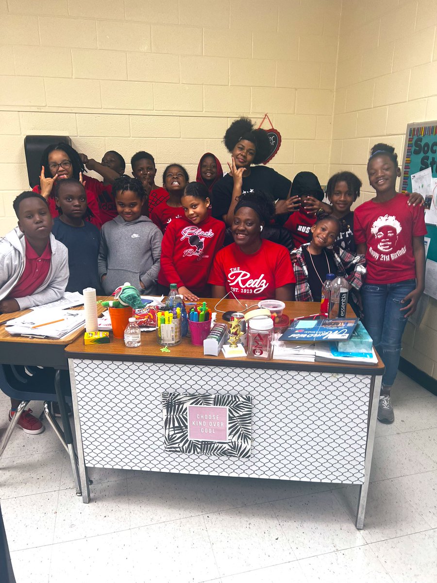 BookersBunch's tweet photo. Today was dress like your teacher day for teacher appreciation week. 

They Know Ms Booker wears nalia on Wednesdays. So today we chose red and black. 

So long 4th grade and hello 5th. https://t.co/ShdKIJRiPq
