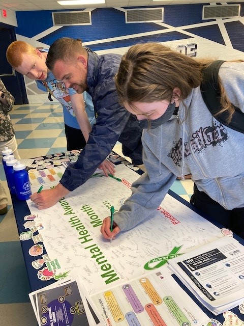 A Major Thanks to the School Counseling Team <a href="/delcastle_ths/">Delcastle Technical High School</a> for supporting and hosting the 'Pop-Up' #MentalHealthAwareness/Pledge table.  #Students, #Faculty, and #Administration are honoring #MentalHealthMonth in @NCCVoTech! <a href="/rhawthorne55/">Ryan Hawthorne</a>  <a href="/shannan_beck/">Shannan Beck</a>