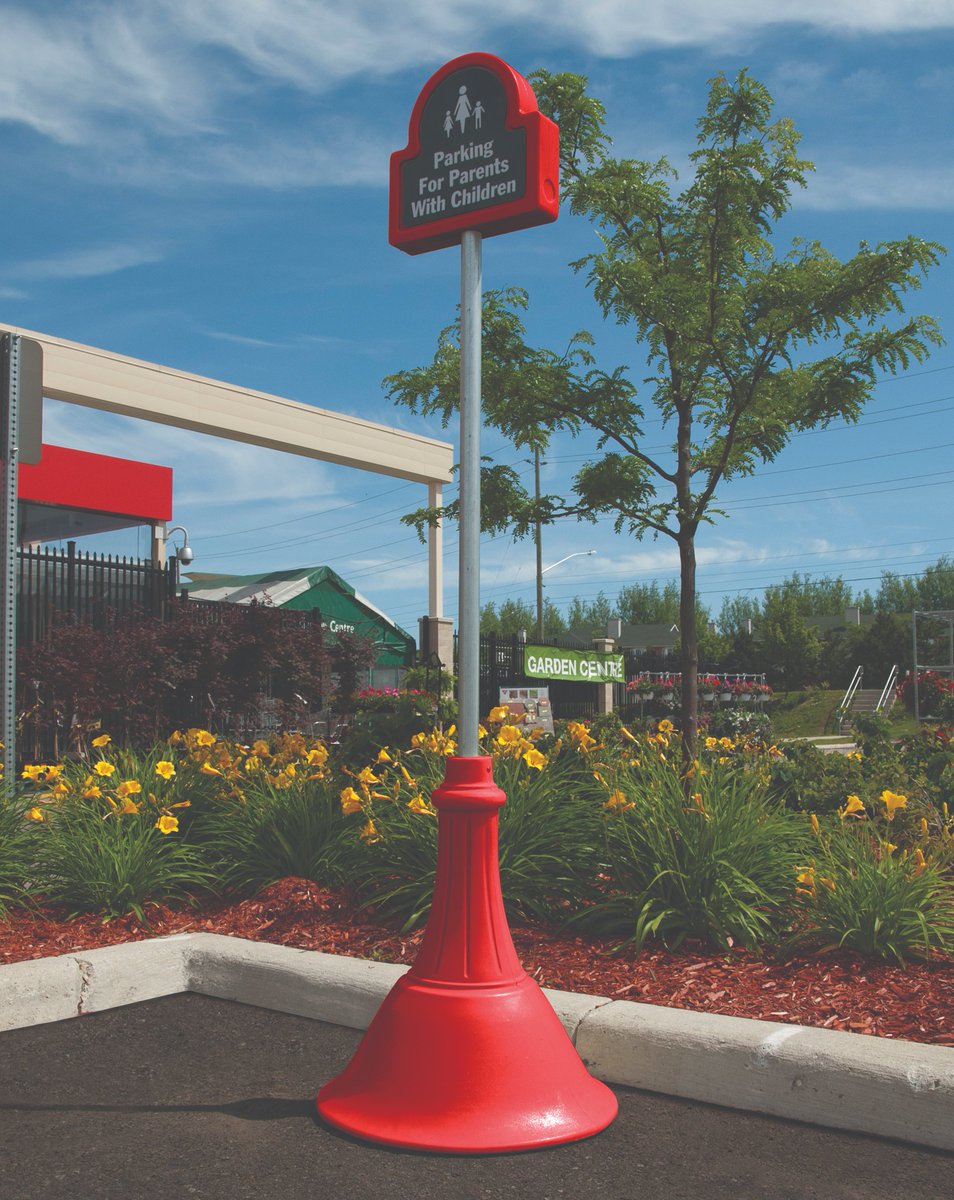RTSRetail's tweet photo. The durable construction of our parking lot signs mean they are suitable for any weather, no matter the season.

#rtsretail #ecommerce #retailers #customretail #rtscompanies https://t.co/cvV41y3ysM