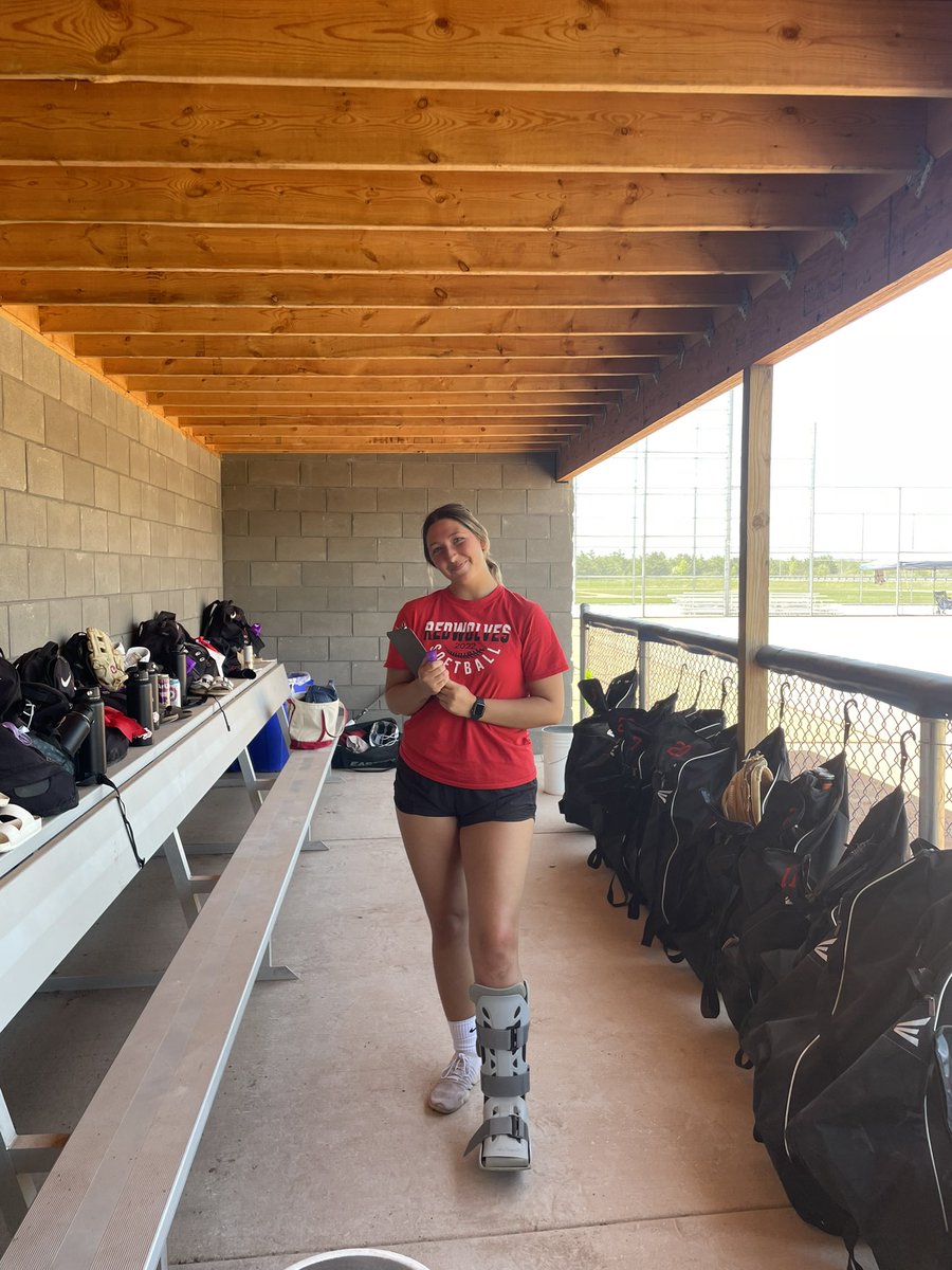 Coach Schuler <a href="/SydneySchuler2/">Sydney Schuler</a> getting the team ready to go… <a href="/ClinHScounselor/">CHS Student Services</a>