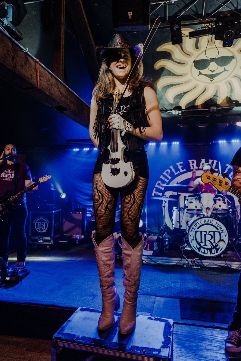 TripleRailTurn's tweet image. Thank you Arties and Looneys Pub for another great weekend! 🙌