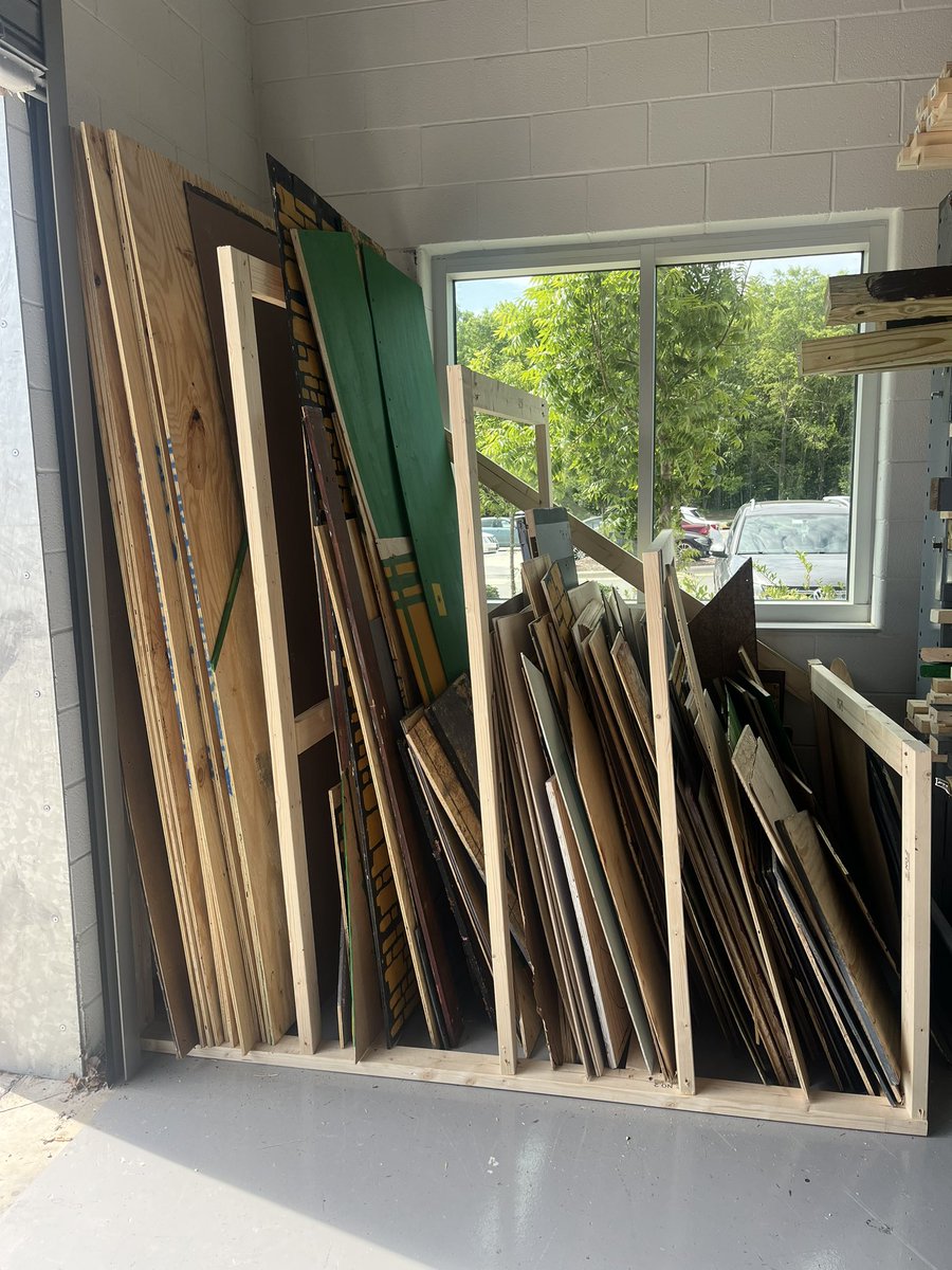 plmac80's tweet image. Tech Theatre projects with function! My advanced students are creative and talented! 🔨🗜️🪚🔧@fvhs_theatre @FuquayVarinaHS