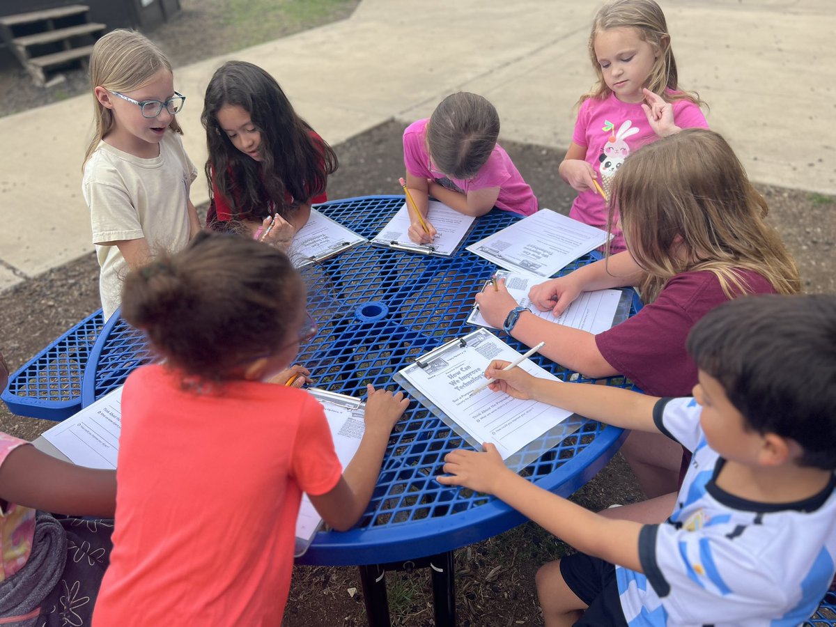 O is for outside learning! Not the prettiest day but nothing like a little time outdoors to get your creative juices flowing! 
#marshals #mymisd #ABCcountdown #2ndgrade