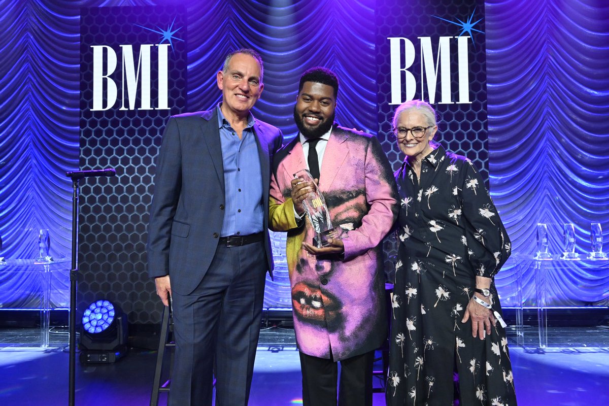 bmi's tweet photo. Sending a huge congrats to our Champion Award honoree @thegreatkhalid at this year’s #BMIPopAwards! 🎶💙 https://t.co/ZXKz1aZ5Qa https://t.co/541bI3iJWR