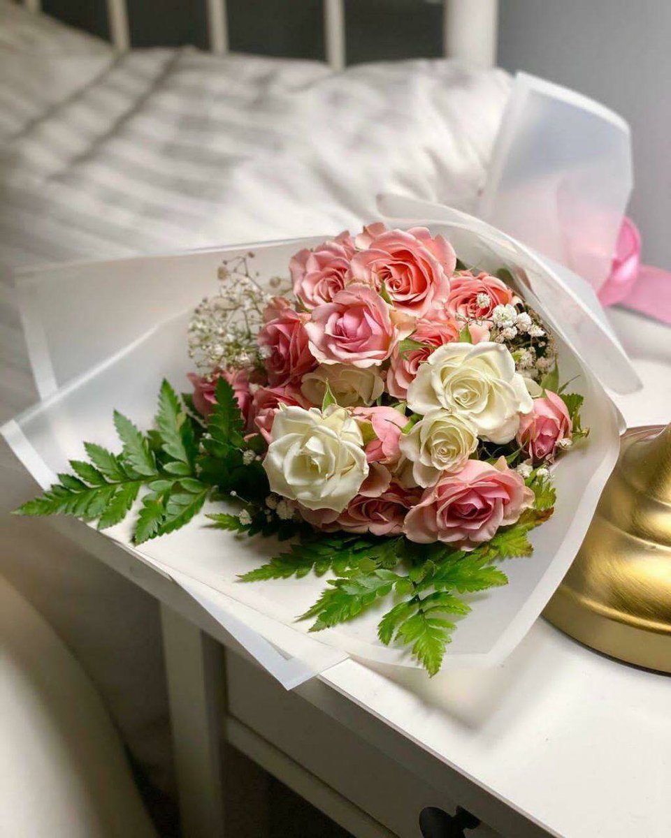 أنتِ جميلة حين تبتسمِين وهِناك شخص يخشى حُزنّك، كُوني سعِيدة دائمًا لأن هُناك أيام جميلة سوف تأتي حقًا، ولأن عيناكِ تُصبح أجمل حِين تفرحين