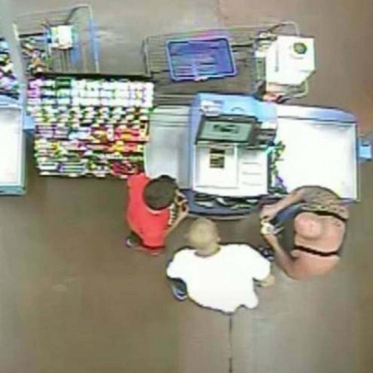 BUZZNET's tweet photo. People are taking advantage of the new self-checkout systems at many grocery stores and superstores but after seeing this, they'll probably get scared.