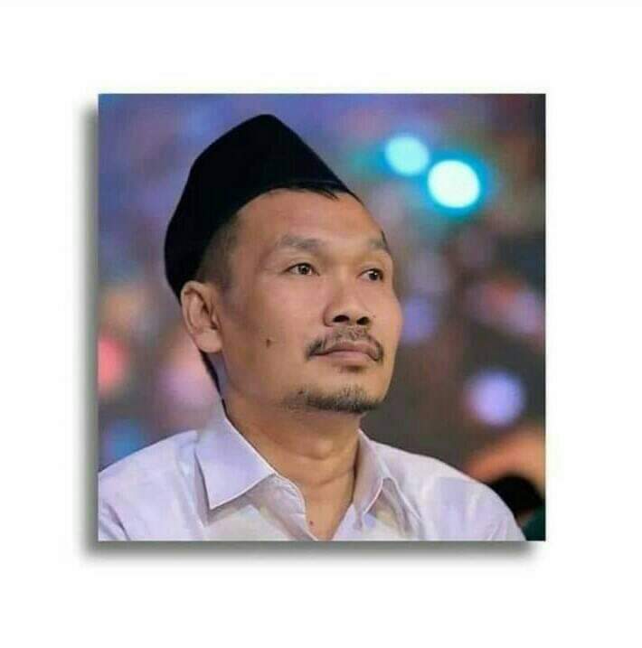 Barierrr's tweet photo. Tirakatnya seorang santri adalah hidup jauh dari orang tua, tidak hidup dalam kemewahan, makan seadanya, susah air atau listrik, istiqomah sholat berjama'ah dan tidak pernah berhenti belajar. https://t.co/a7juofQZJW