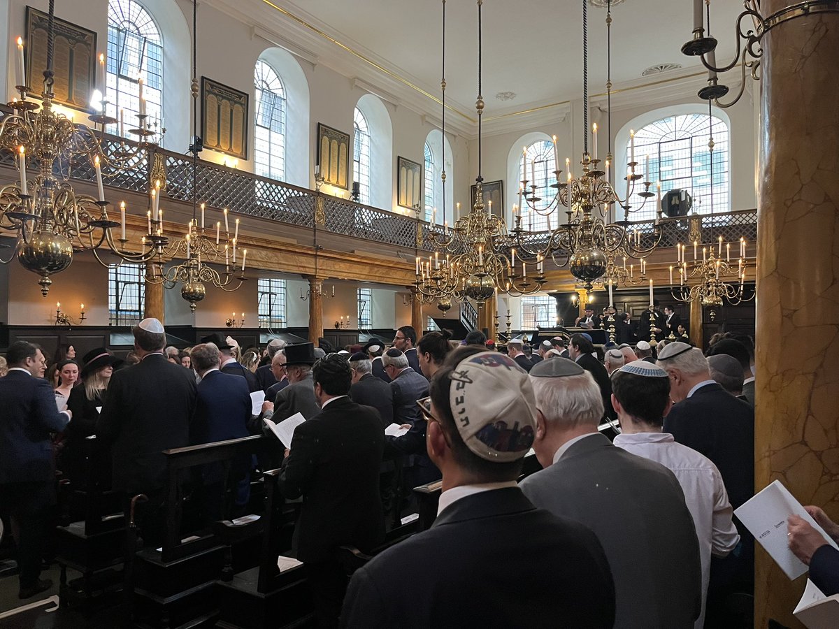 JewishMCR's tweet photo. An absolute privilege to be present at the stunning Bevis Marks Synagogue for a ceremony to mark the coronation of King Charles III and Queen Camilla.  Well done to @jlc, @BoardofDeputies and @sandpuk for choreographing a truly unforgettable evening. #coronation https://t.co/x5uALXOXMC